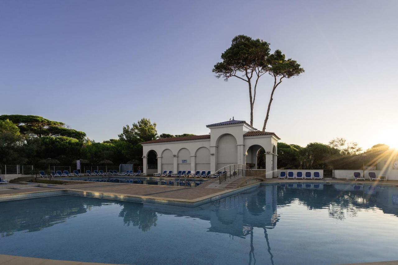 Belambra Clubs Presqu'Ile De Giens - Riviera Beach Club อิแยร์ ภายนอก รูปภาพ